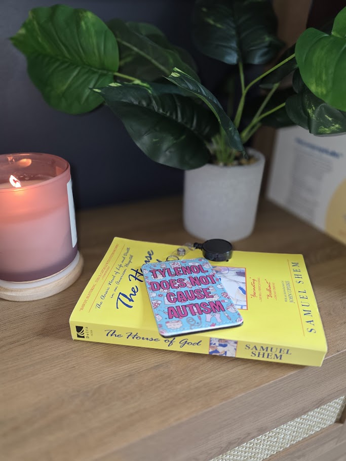 Tylenol Does Not Cause Autism Badge Holder